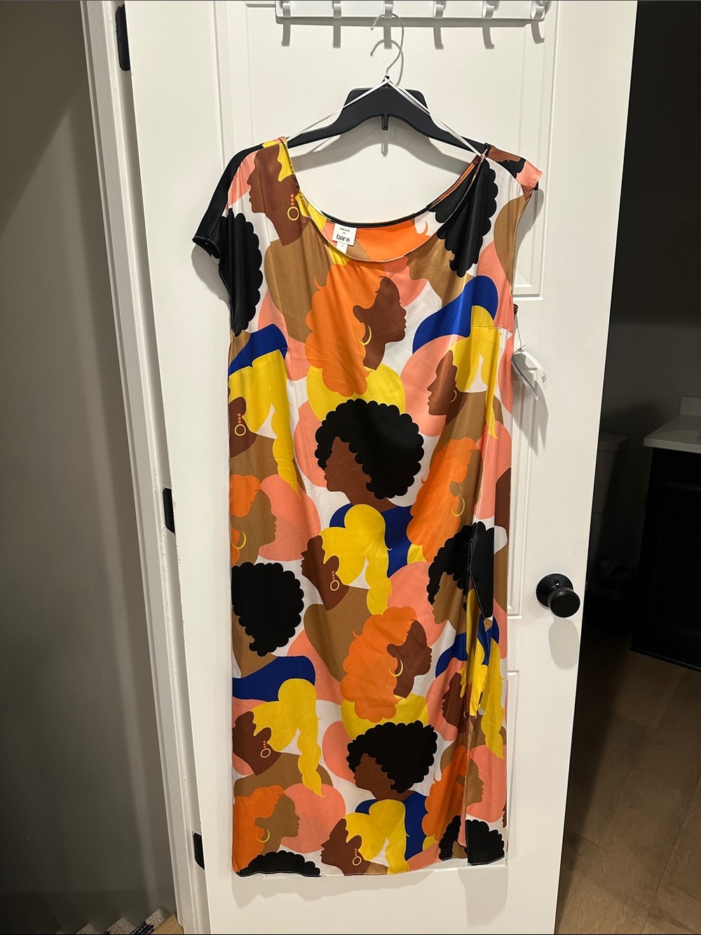 NWT Bar III Dtess
